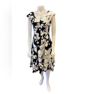 Talbots NWT Dress Flowy Floral White/Black Size 8P Women’s size 8P